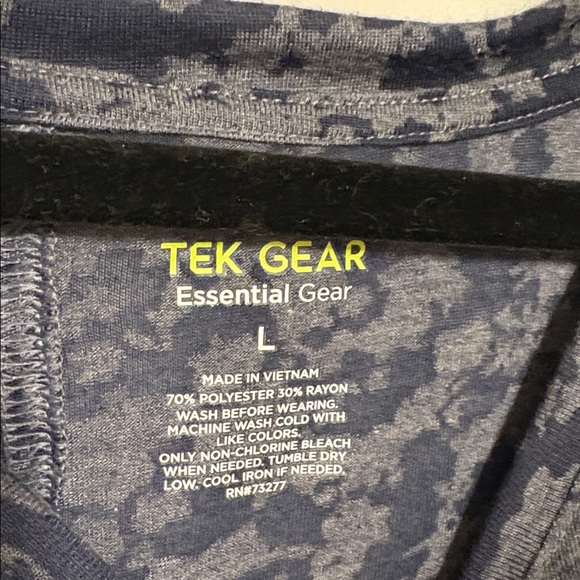 Tek Gear Athleisure Essential Gear Gray/Navy Geometric Short Sleeve Top SZ L - Picture 2 of 6